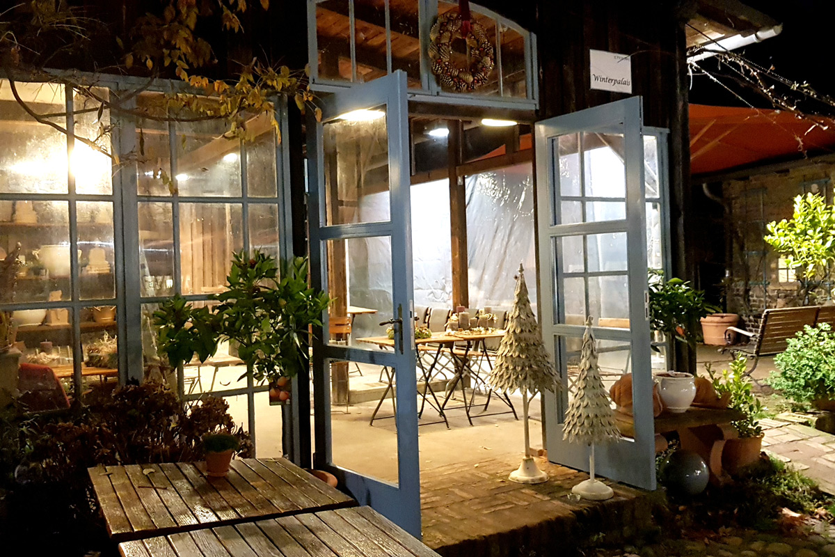 Eingang Winterpalais Hofcafé Mutter Fourage